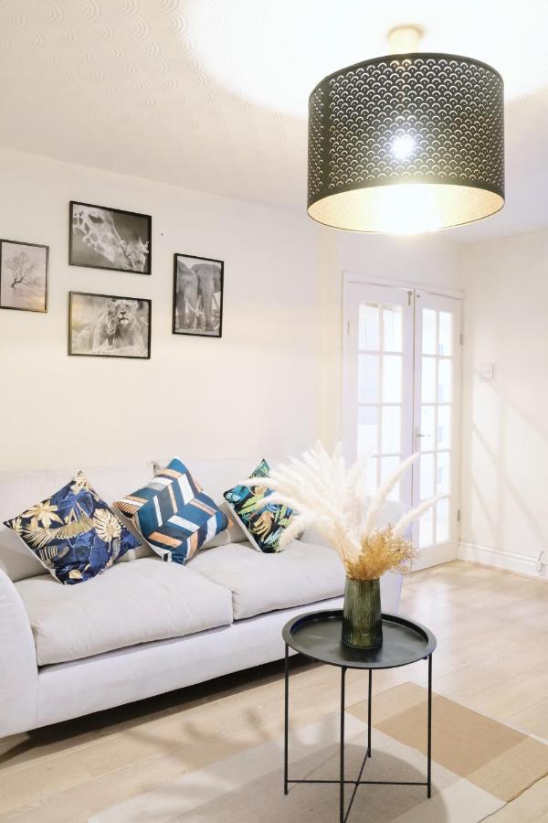 Bee Stays - Maliston House Great Sankey ภายนอก รูปภาพ