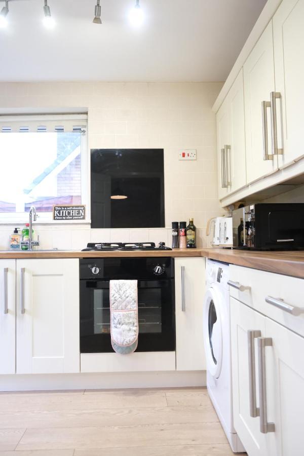 Bee Stays - Maliston House Great Sankey ภายนอก รูปภาพ