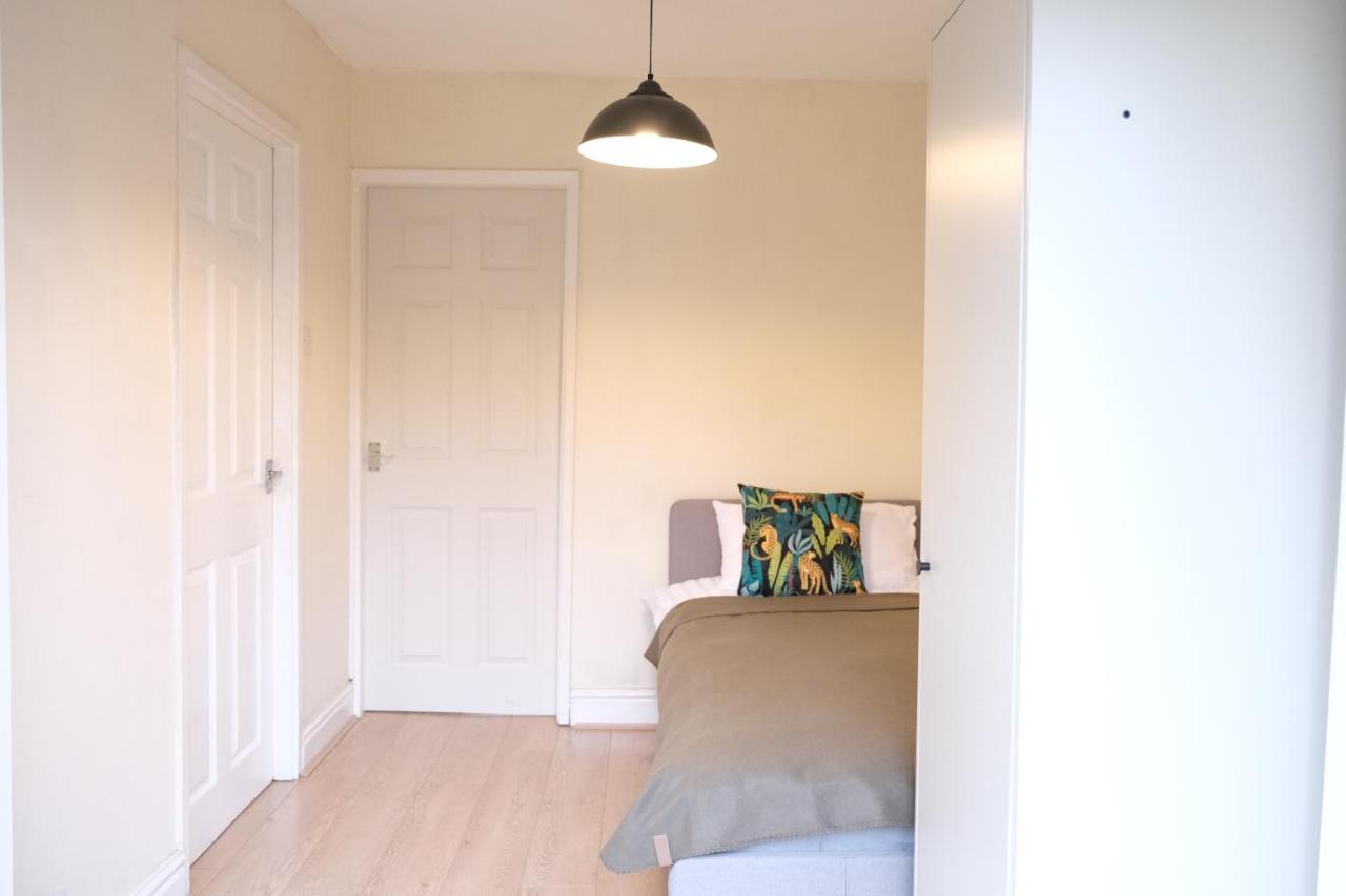 Bee Stays - Maliston House Great Sankey ภายนอก รูปภาพ